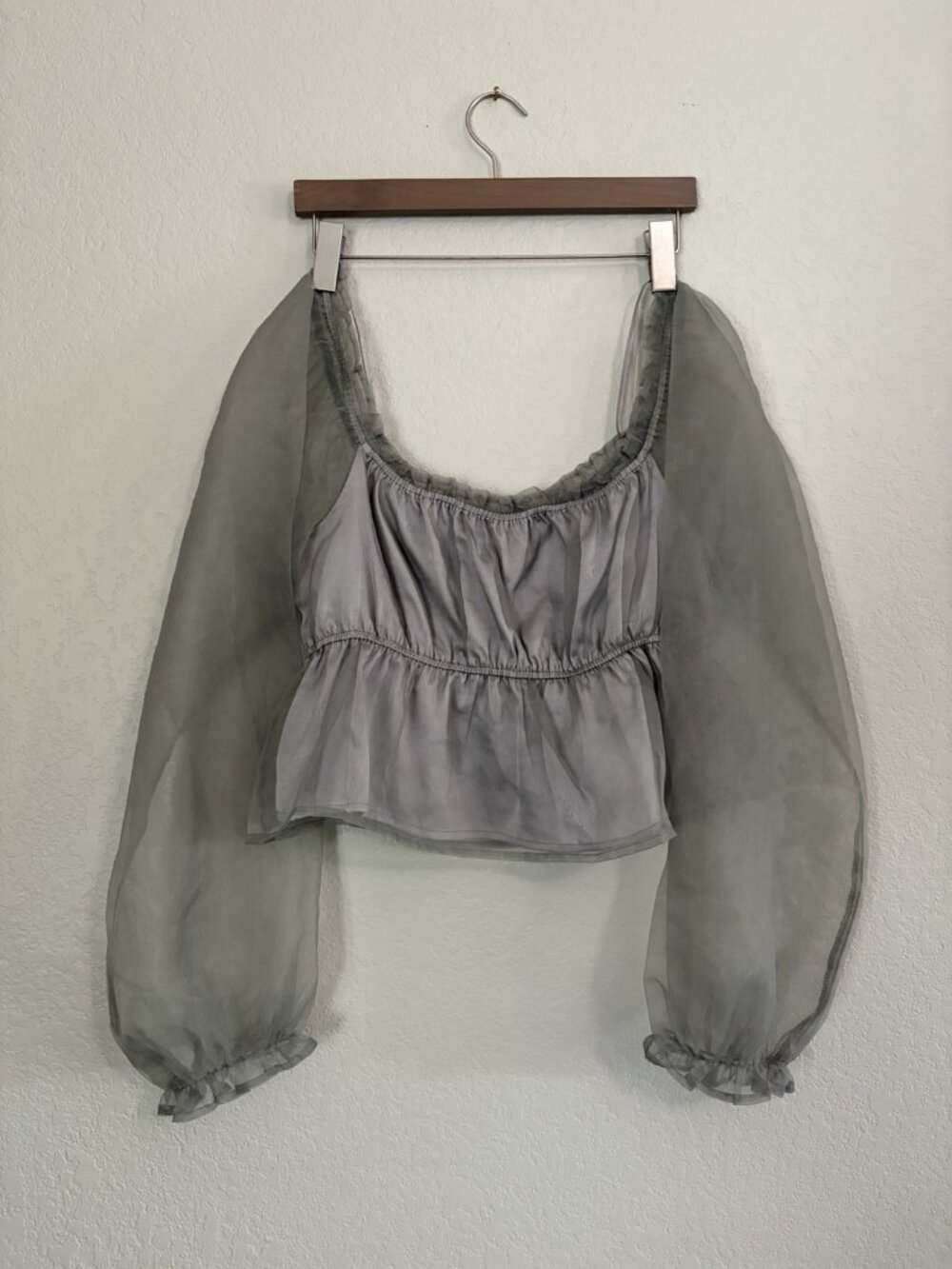 Le Lis sheer puff sleeve peplum organza crop top Sz M